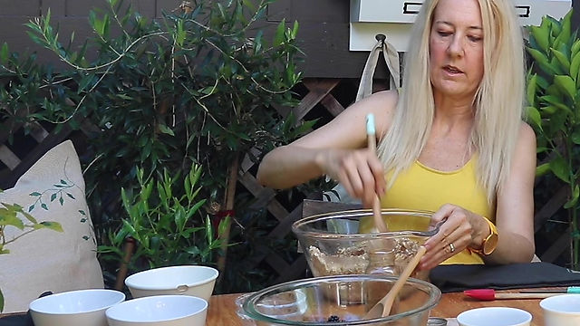making berry cobbler with author tracy stanley 1080p